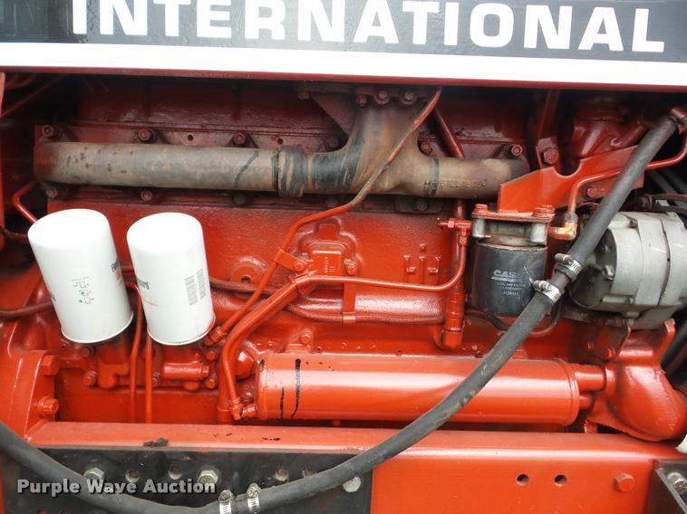 image for item AG9008 International 1586 tractor