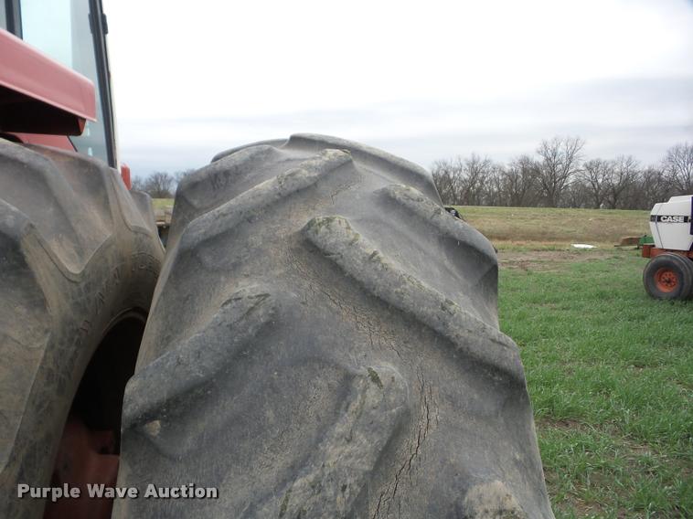 image for item AG9008 International 1586 tractor