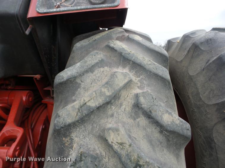 image for item AG9008 International 1586 tractor