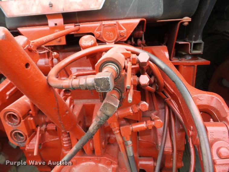 image for item AG9008 International 1586 tractor