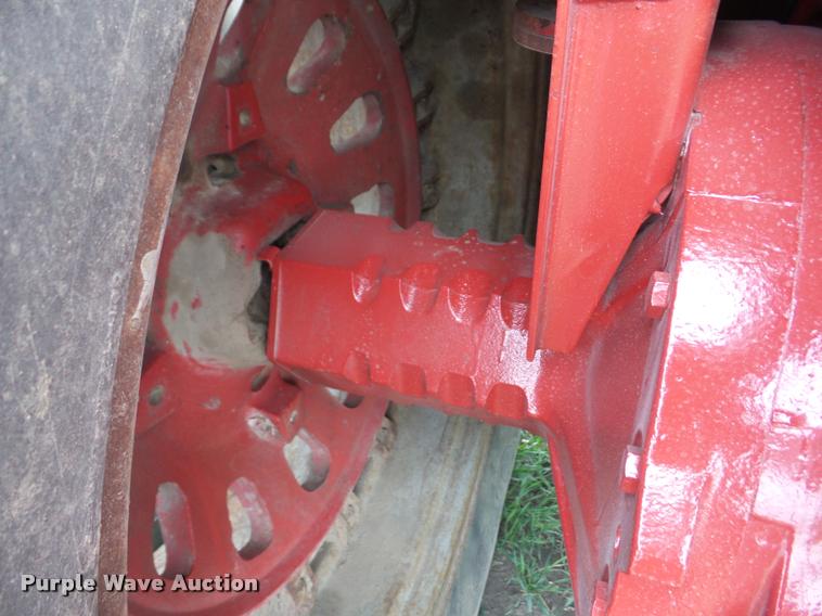 image for item AG9008 International 1586 tractor