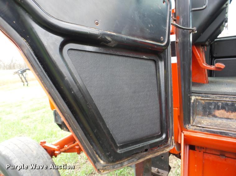 image for item AG9008 International 1586 tractor