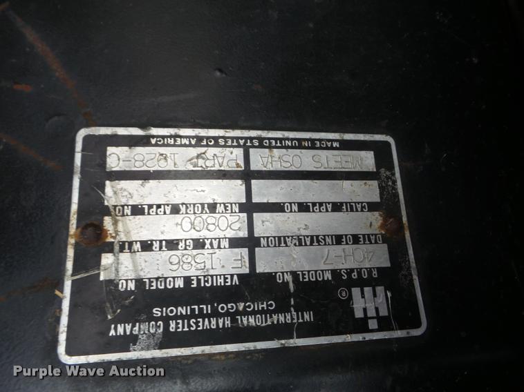 image for item AG9008 International 1586 tractor