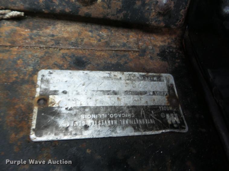 image for item AG9008 International 1586 tractor