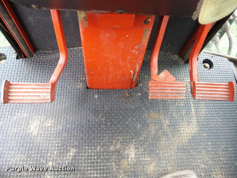 image for item AG9008 International 1586 tractor