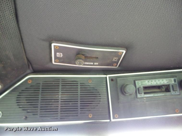 image for item AG9008 International 1586 tractor