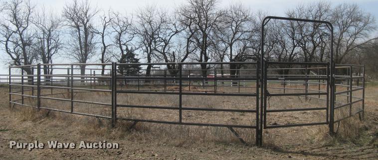 image for item AX9304 Behlen Horseman's Choice round pen