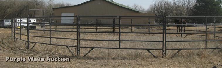 image for item AX9304 Behlen Horseman's Choice round pen