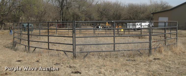 image for item AX9304 Behlen Horseman's Choice round pen