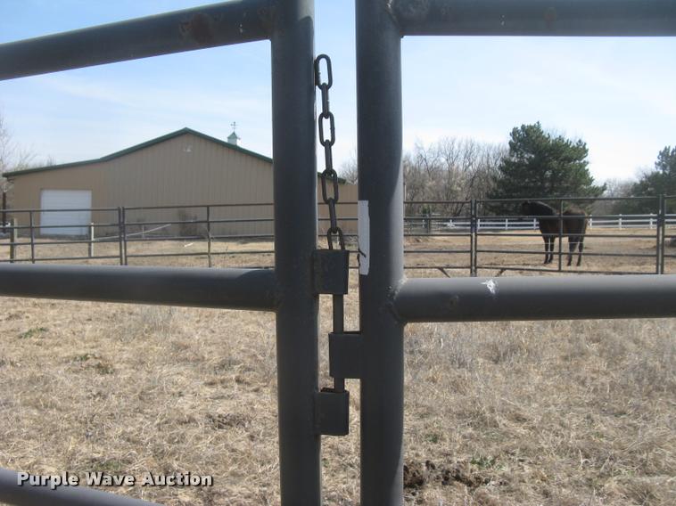 image for item AX9304 Behlen Horseman's Choice round pen