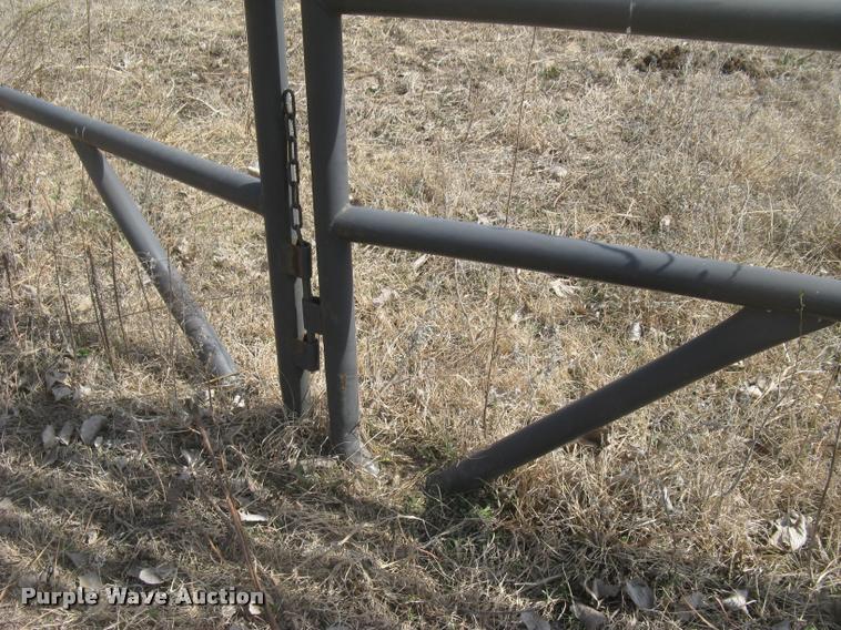 image for item AX9304 Behlen Horseman's Choice round pen