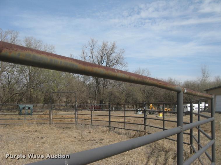 image for item AX9304 Behlen Horseman's Choice round pen