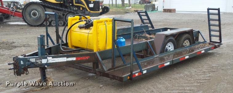 image for item BH9267 1997 Duo Lift sprayer trailer