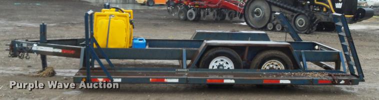 image for item BH9267 1997 Duo Lift sprayer trailer