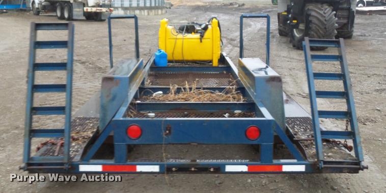 image for item BH9267 1997 Duo Lift sprayer trailer