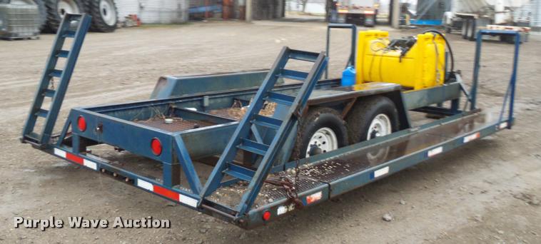 image for item BH9267 1997 Duo Lift sprayer trailer