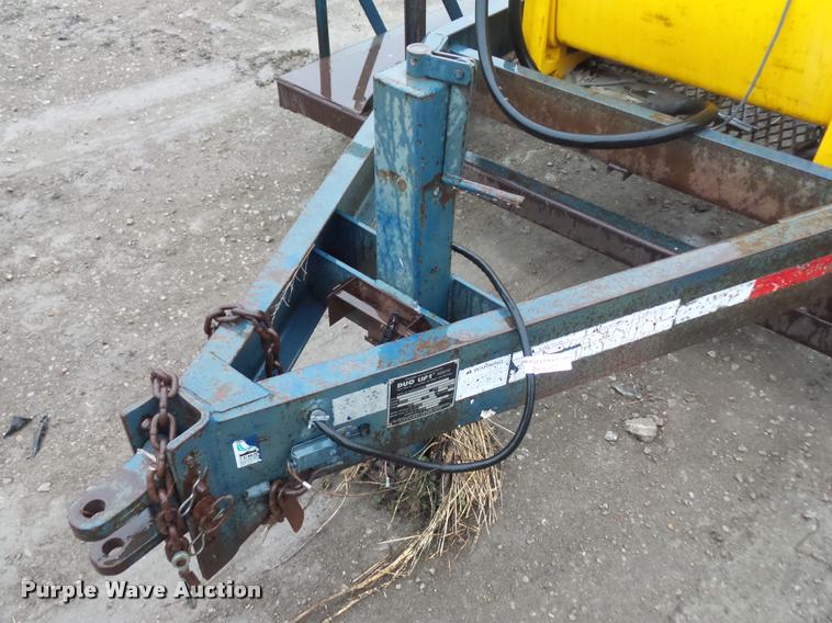 image for item BH9267 1997 Duo Lift sprayer trailer