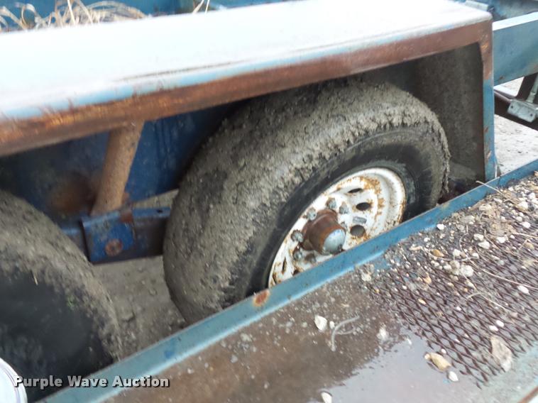 image for item BH9267 1997 Duo Lift sprayer trailer