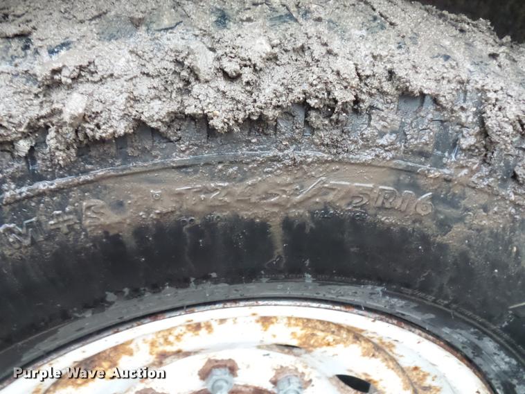 image for item BH9267 1997 Duo Lift sprayer trailer