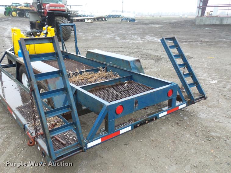 image for item BH9267 1997 Duo Lift sprayer trailer