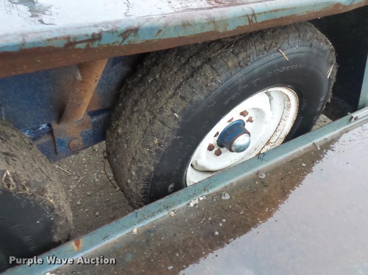 image for item BH9267 1997 Duo Lift sprayer trailer