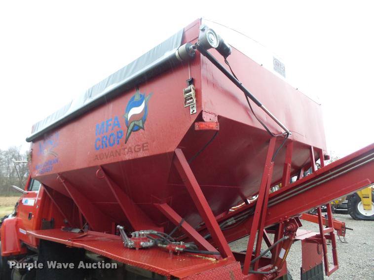 image for item BH9268 1995 Ford L9000 seed tender truck