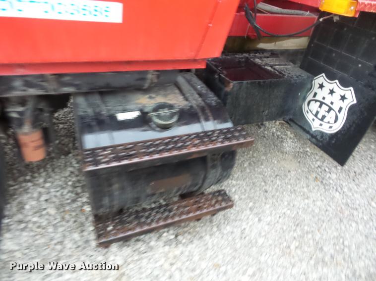 image for item BH9268 1995 Ford L9000 seed tender truck