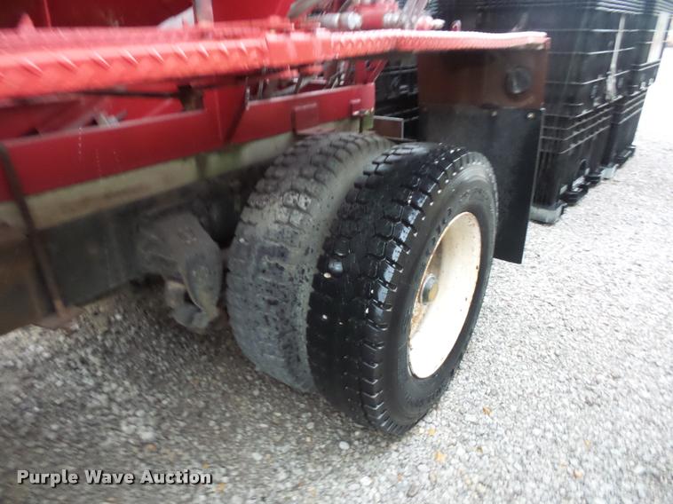 image for item BH9268 1995 Ford L9000 seed tender truck