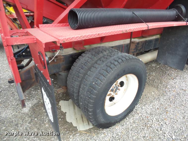 image for item BH9268 1995 Ford L9000 seed tender truck