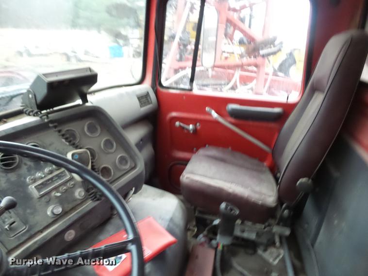 image for item BH9268 1995 Ford L9000 seed tender truck