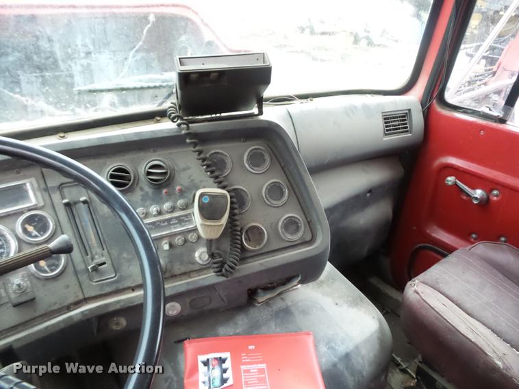 image for item BH9268 1995 Ford L9000 seed tender truck