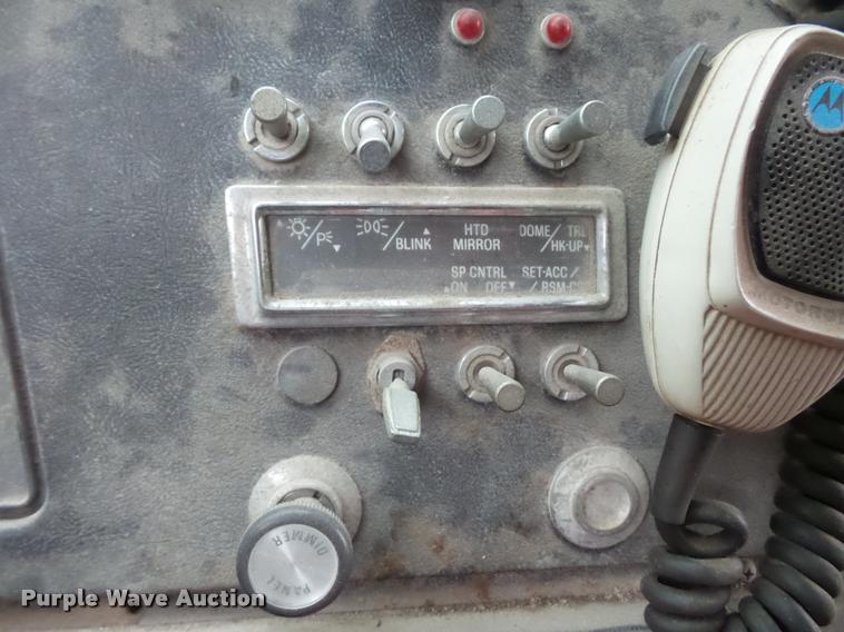 image for item BH9268 1995 Ford L9000 seed tender truck