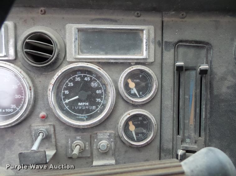 image for item BH9268 1995 Ford L9000 seed tender truck