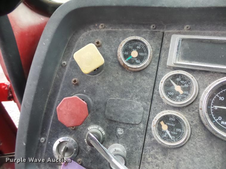 image for item BH9268 1995 Ford L9000 seed tender truck