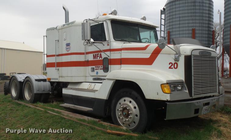 image for item BH9270 1993 Freightliner FLD semi truck