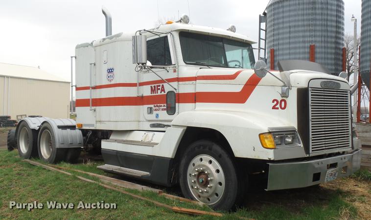 image for item BH9270 1993 Freightliner FLD semi truck