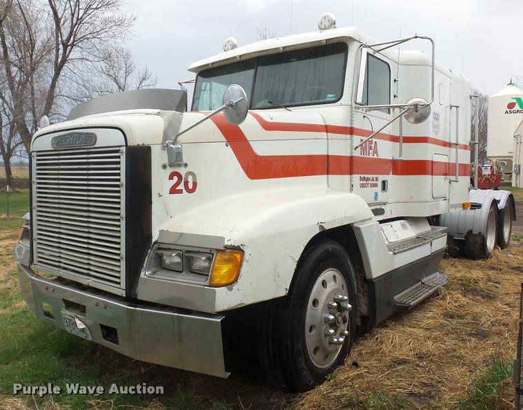 image for item BH9270 1993 Freightliner FLD semi truck