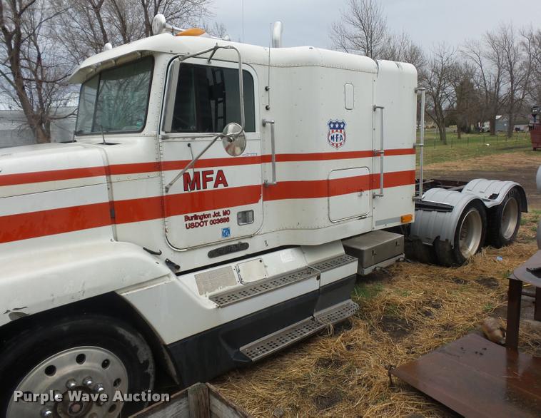 image for item BH9270 1993 Freightliner FLD semi truck