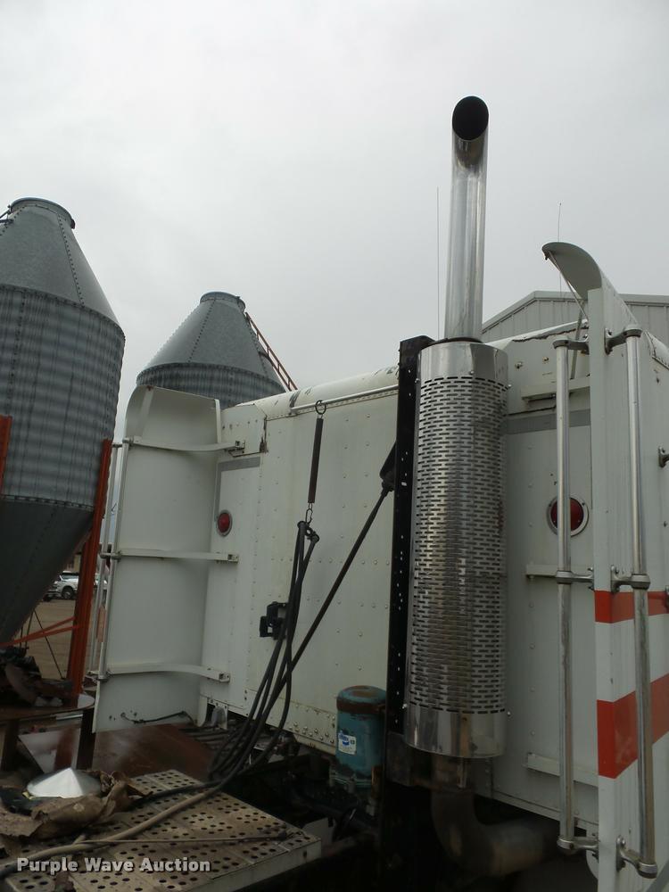 image for item BH9270 1993 Freightliner FLD semi truck