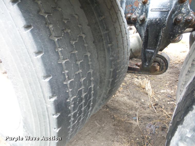 image for item BH9270 1993 Freightliner FLD semi truck