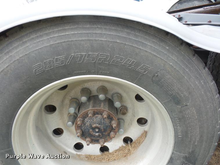 image for item BH9270 1993 Freightliner FLD semi truck