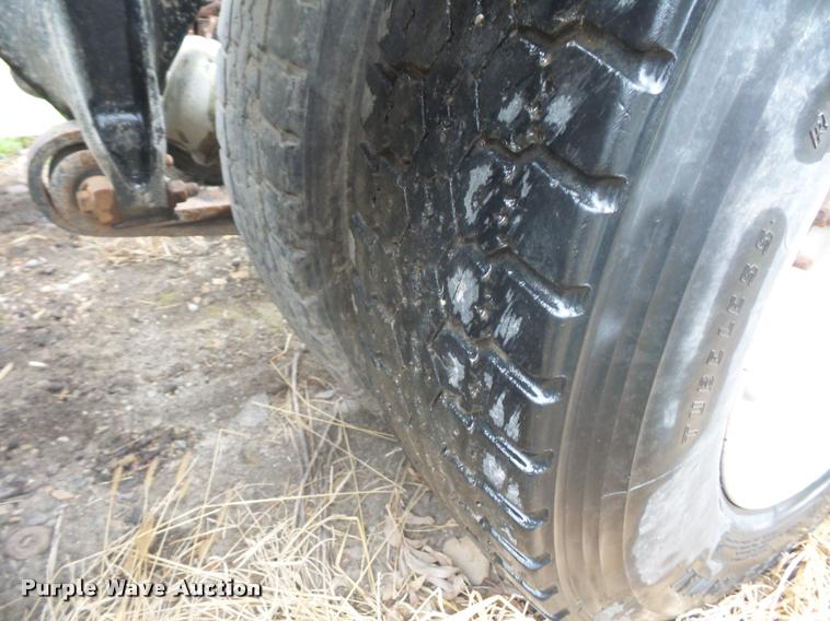 image for item BH9270 1993 Freightliner FLD semi truck