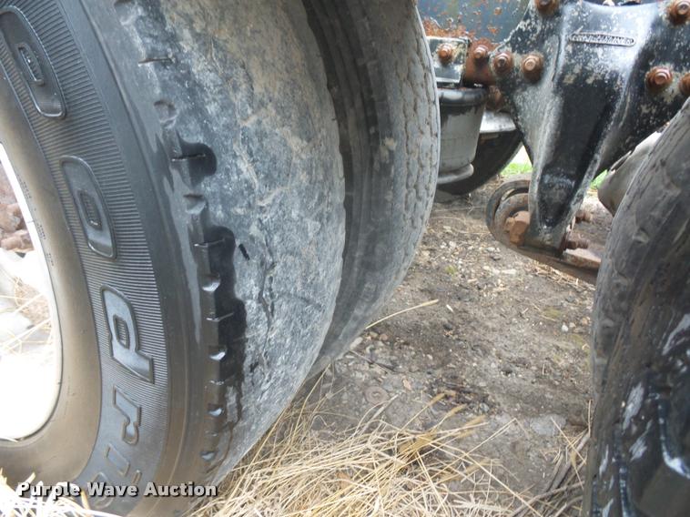 image for item BH9270 1993 Freightliner FLD semi truck