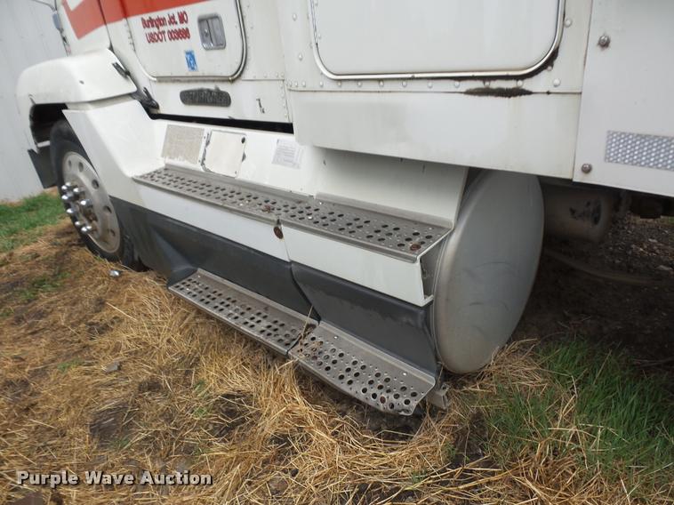 image for item BH9270 1993 Freightliner FLD semi truck