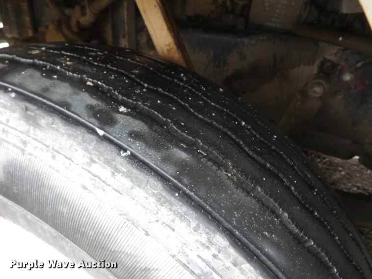 image for item BH9270 1993 Freightliner FLD semi truck