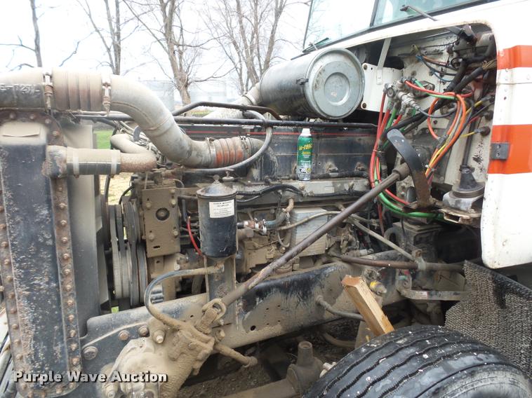 image for item BH9270 1993 Freightliner FLD semi truck