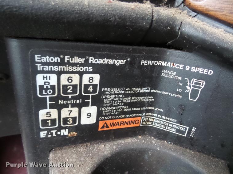 image for item BH9270 1993 Freightliner FLD semi truck