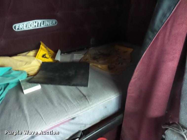 image for item BH9270 1993 Freightliner FLD semi truck