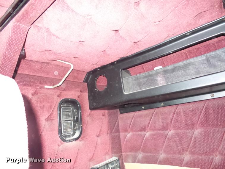 image for item BH9270 1993 Freightliner FLD semi truck