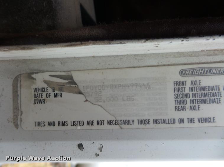 image for item BH9270 1993 Freightliner FLD semi truck